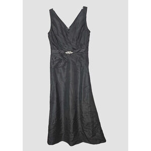 NWT Jade Couture By Jasmine Black V-Neck Luxe Taffeta Formal Prom Dress SZ 10